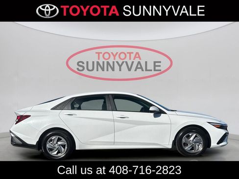Used 2026 Hyundai Elantra SE image 9