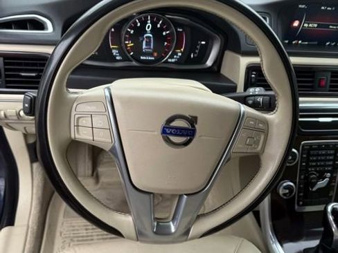 Used 2016 Volvo XC70 T5 Premier w/ Proximity Package image 20