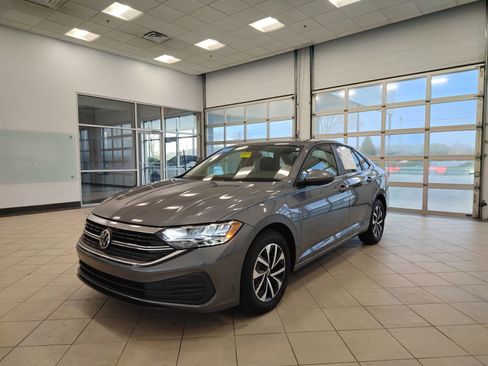 Used 2023 Volkswagen Jetta S image 8