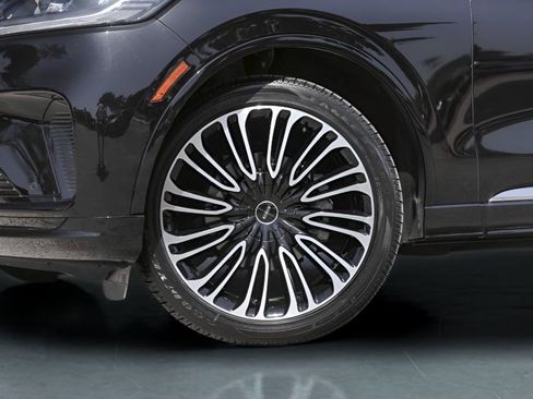 Used 2025 Lincoln Aviator Black Label image 4
