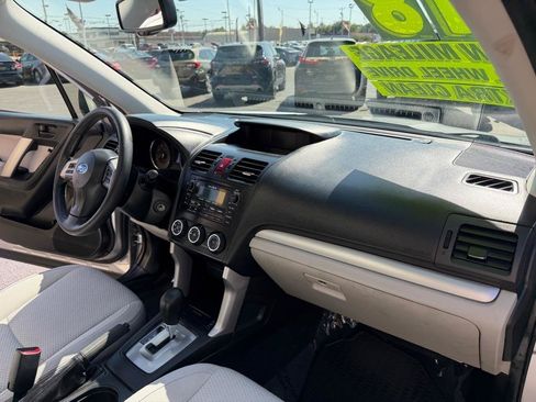 Used 2015 Subaru Forester 2.5i Premium AWD/4WD image 21