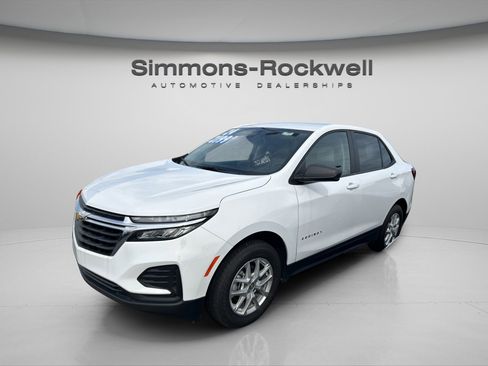 Used 2024 Chevrolet Equinox LS w/ LS Convenience Package image 42