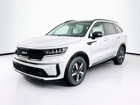 Used 2023 Kia Sorento EX w/ Panoramic Sunroof Package FWD image 3