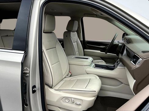 Used 2023 GMC Yukon Denali w/ Max Trailering Package image 8
