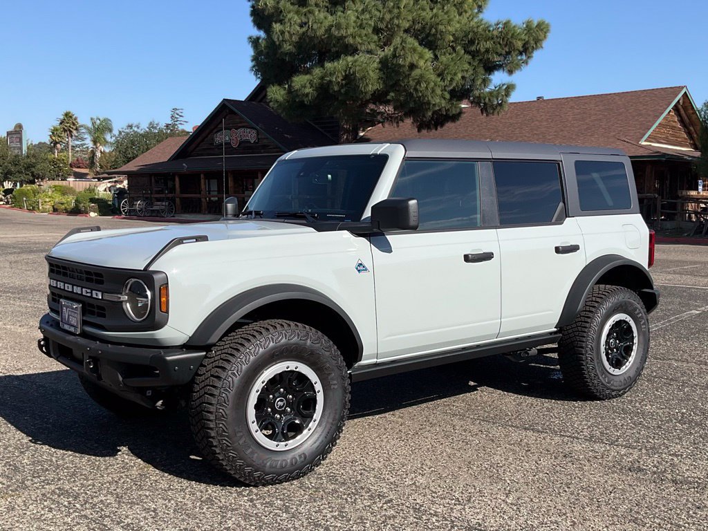 Certified 2024 Ford Bronco Black Diamond w/ Sasquatch Package AWD/4WD image 2