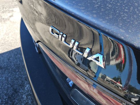 Used 2024 Alfa Romeo Giulia image 6