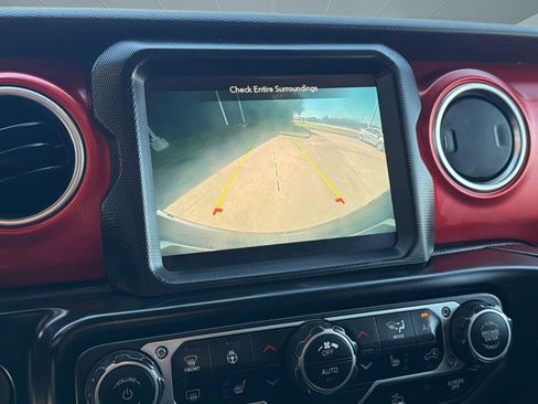 Used 2022 Jeep Wrangler Unlimited Rubicon w/ Cold Weather Group image 25