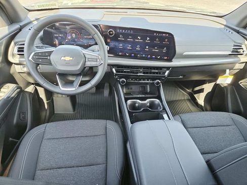 New 2026 Chevrolet Traverse LT w/ LPO, Floor Liner Package AWD/4WD image 6