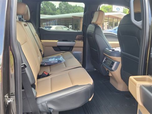 New 2025 Ford F250 Lariat w/ Chrome Package image 14