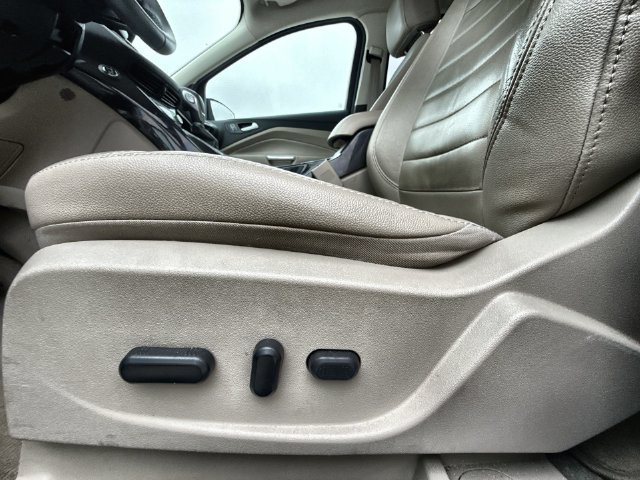 Used 2014 Ford Escape Titanium w/ Equipment Group 401A FWD image 12