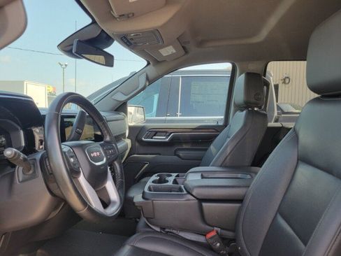 Used 2024 GMC Sierra 1500 SLT RWD image 9