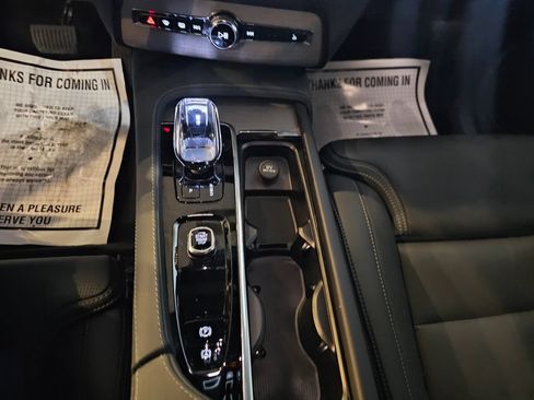 Certified 2025 Volvo XC90 B6 Ultra w/ Protection Package AWD/4WD image 22
