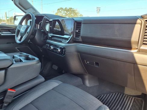 Used 2024 GMC Sierra 1500 Elevation image 11