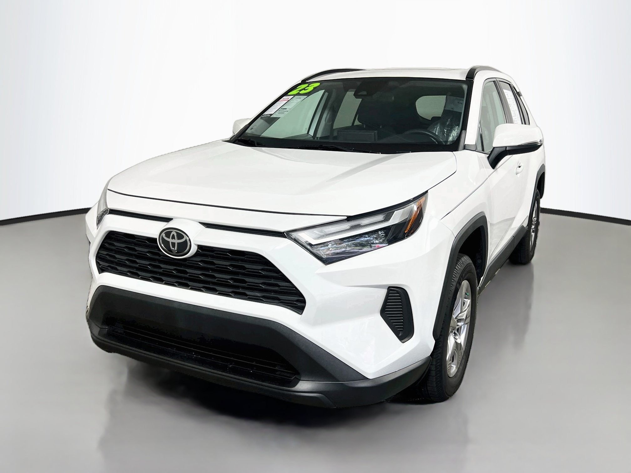 Used 2023 Toyota RAV4 XLE w/ Convenience Package FWD image 10
