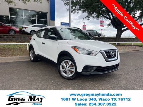 Used 2020 Nissan Kicks S FWD image 1