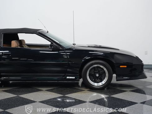 Used 1991 Chevrolet Camaro Z28 RWD image 31