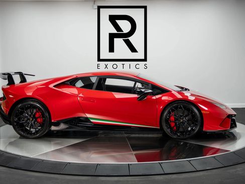 Used 2018 Lamborghini Huracan Performante image 10