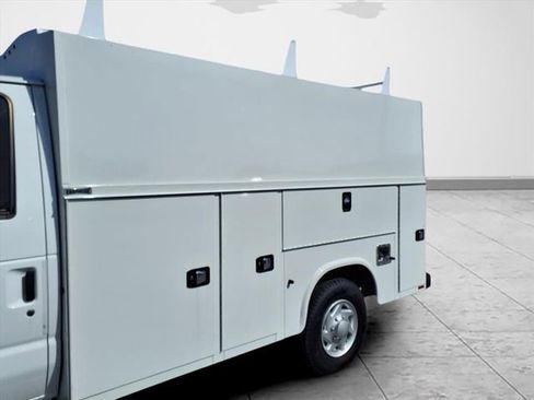 New 2025 Ford E-350 and Econoline 350 Super Duty w/ Power Equipment Group RWD image 4