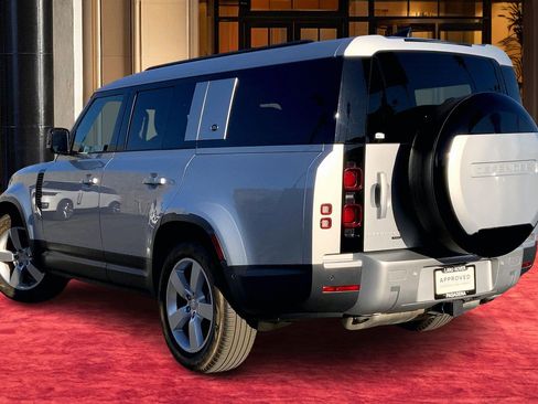 Used 2023 Land Rover Defender 130 SE image 11