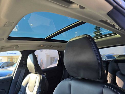 Certified 2025 Volvo XC60 B5 Ultra w/ Protection Package Premier image 23