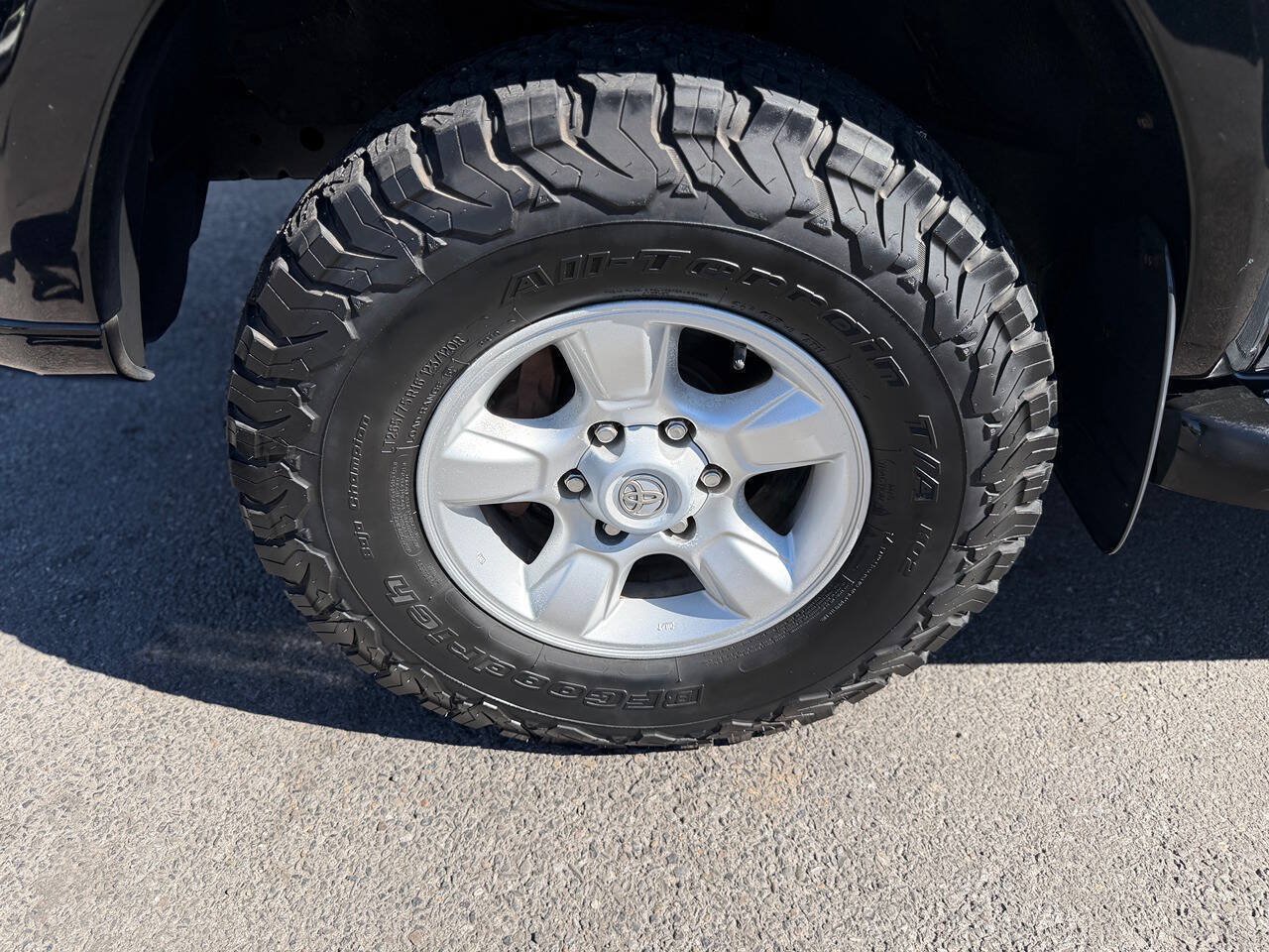 Used 2005 Toyota Tundra SR5 w/ TRD Off-Road Pkg AWD/4WD image 44