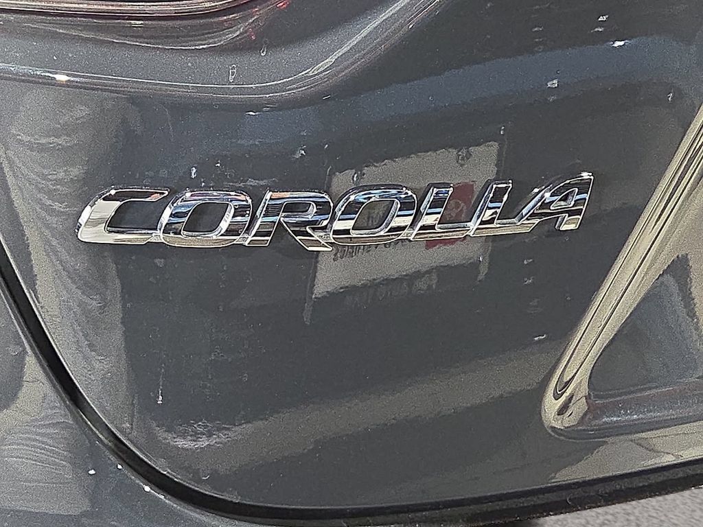 Certified 2025 Toyota Corolla LE FWD image 11