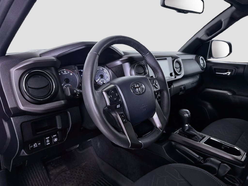 Used 2017 Toyota Tacoma TRD Sport w/ Premium & Technology Package AWD/4WD image 10