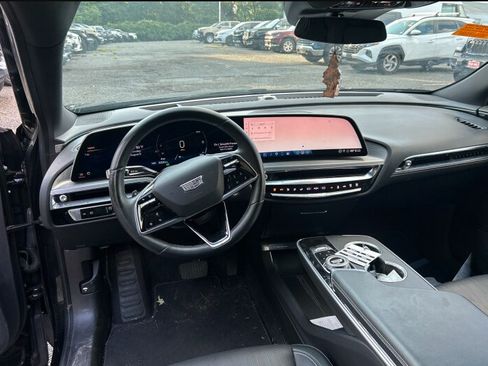 Used 2024 Cadillac Lyriq Luxury RWD image 10