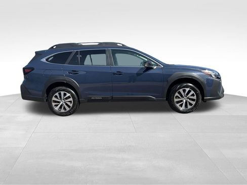 Used 2025 Subaru Outback Premium AWD/4WD image 27