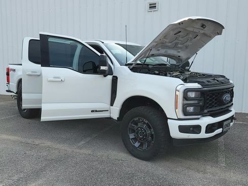 Used 2024 Ford F250 Lariat w/ Lariat Ultimate Package AWD/4WD image 8