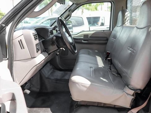 Used 2001 Ford F550 2WD Regular Cab Super Duty image 16