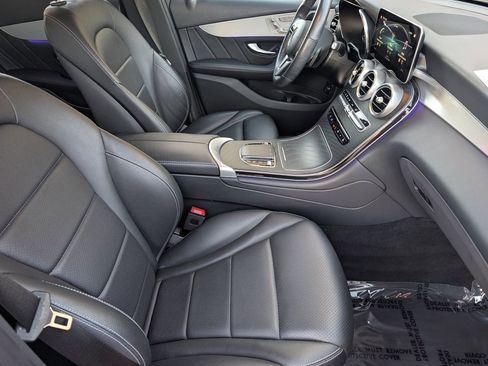Used 2022 Mercedes-Benz GLC 300 4MATIC image 12