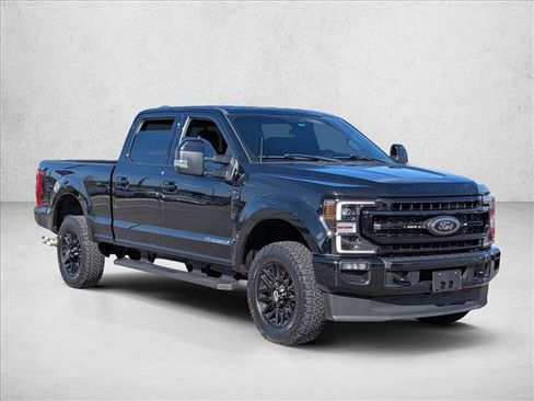 Used 2022 Ford F250 Lariat w/ Black Appearance Package image 3