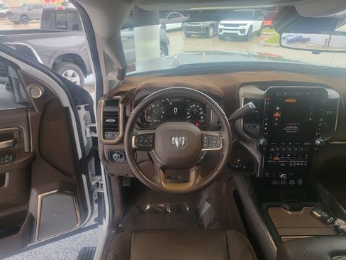 Used 2025 RAM 2500 Limited AWD/4WD image 17