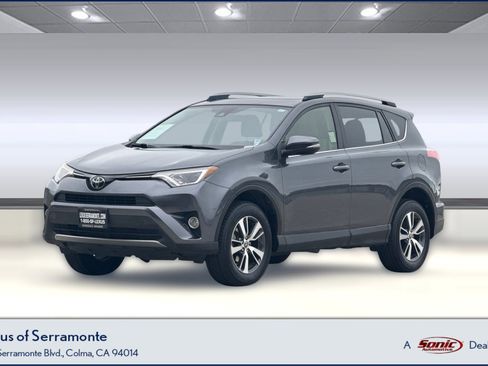 Used 2017 Toyota RAV4 XLE FWD image 1