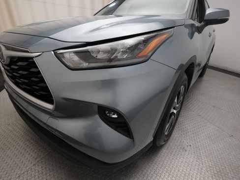 Used 2020 Toyota Highlander XLE FWD image 23