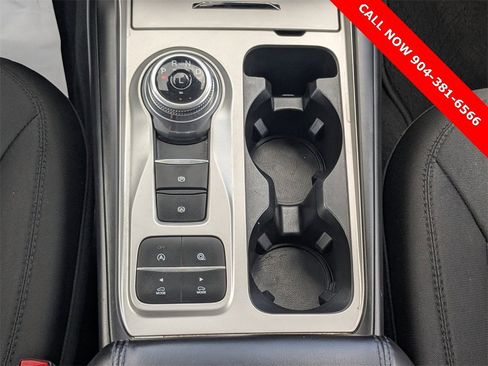 Used 2022 Ford Explorer XLT image 17