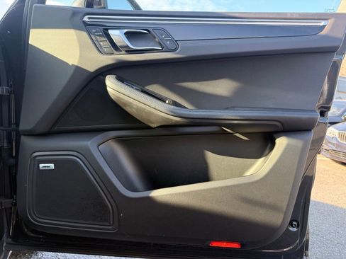 Used 2017 Porsche Macan image 29