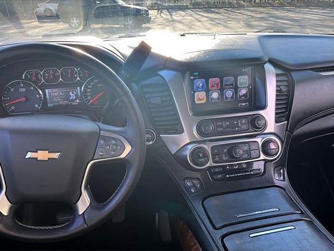 Certified 2017 Chevrolet Suburban Premier image 10
