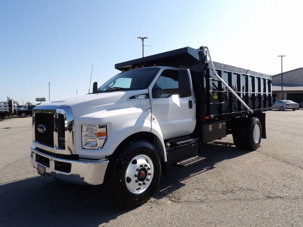 Used 2025 Ford F650 2WD Regular Cab Super Duty image 14