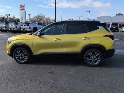 Used 2023 Kia Seltos S image 4