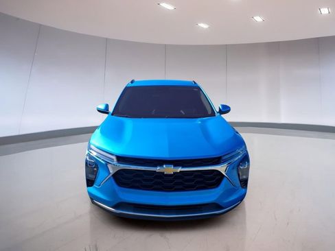 Used 2025 Chevrolet Trax LT w/ Driver Confidence Package image 8