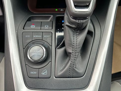 New 2025 Toyota RAV4 Limited image 32