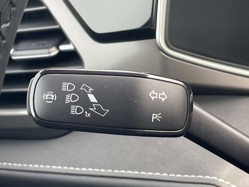 New 2026 Volkswagen Taos SE FWD image 22