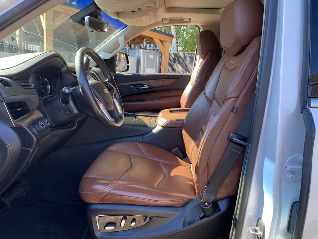Used 2019 Cadillac Escalade Premium Luxury AWD/4WD image 12