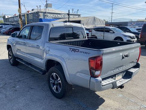 Used 2019 Toyota Tacoma TRD Sport w/ Exterior Package image 10