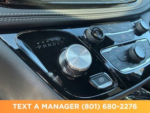 New 2026 Chrysler Pacifica Select AWD/4WD image 19