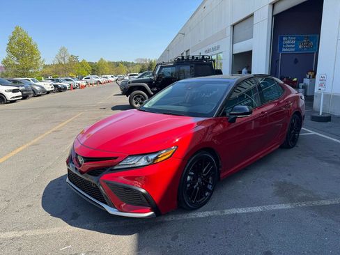 Used 2024 Toyota Camry XSE w/ Navigation Package image 24