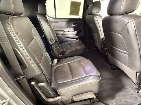 Used 2023 Chevrolet Traverse High Country image 17