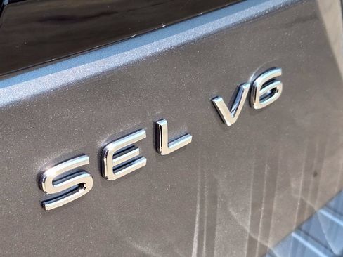 Used 2023 Volkswagen Atlas SEL R-Line AWD/4WD image 15